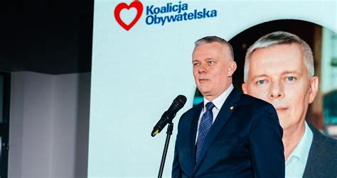 Tomasz Siemoniak kim jest wiek wzrost życiorys żona i dzieci co