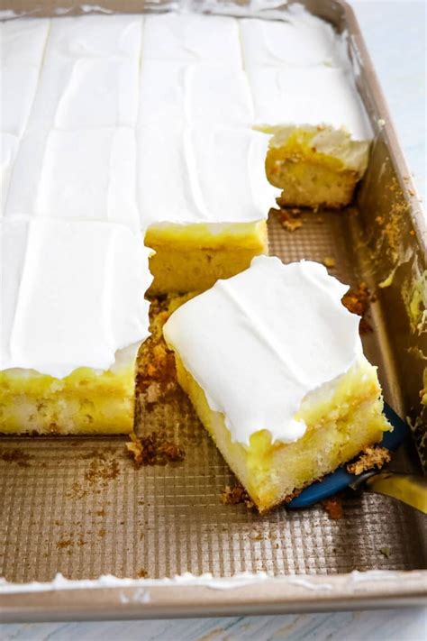 Lemon Poke Cake With Pudding EASY Lemon Jello Cake Recipe