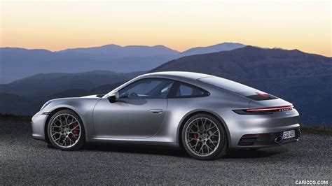 2020 Porsche 911 Carrera 4s Side