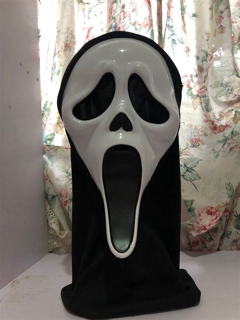 Ghostface Mask As Seen In Scream 5 Hobbies And Toys Memorabilia