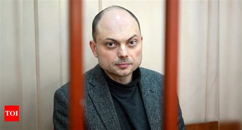 Russian Court Jails Kremlin Critic Vladimir Kara Murza For 25 Years For