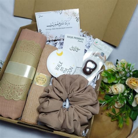 Jual Paket N Hampers Gift Box Hijab Bella Hijab Kado Cewek Kado