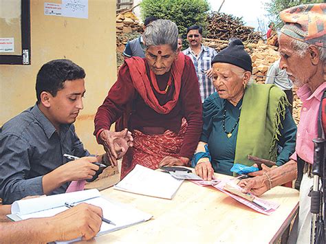 भूकम्पपीडितलाई मोबाइलबाटै नगद राहत अर्थ वाणिज्य कान्तिपुर समाचार