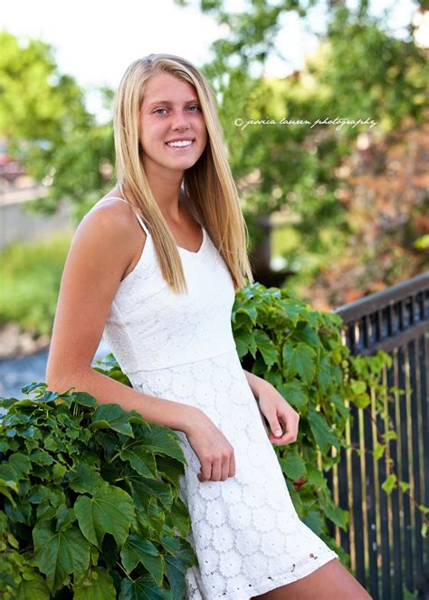 Jessica Lauren Photography Abby Pewaukee High School Downtown Waukesha