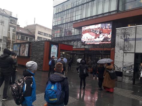 Pogledajte Reakciju Sarajlija Nakon što Je Karadžić Osuđen Na Doživotnu