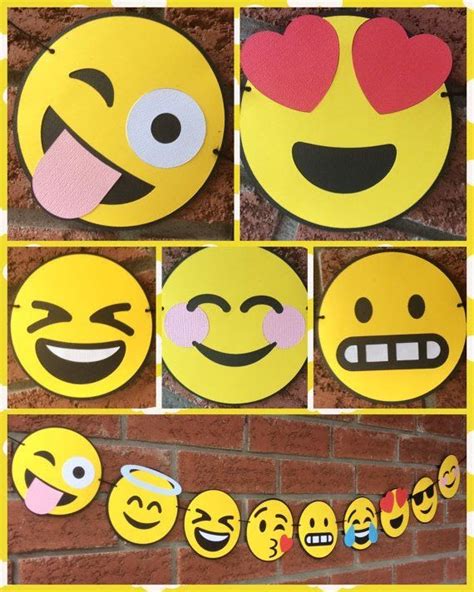 Pin De Hillary Holeman Em Bulletin Board Ideas Festa De Emoji Festa