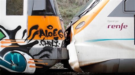 Un choque de trenes dejó al menos 155 heridos cerca de Barcelona Infobae