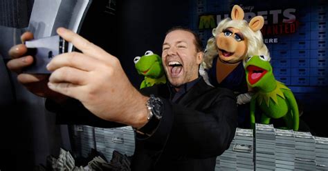 Muppets Most Wanted premiere: Ricky Gervais takes selfie with Kermit ...