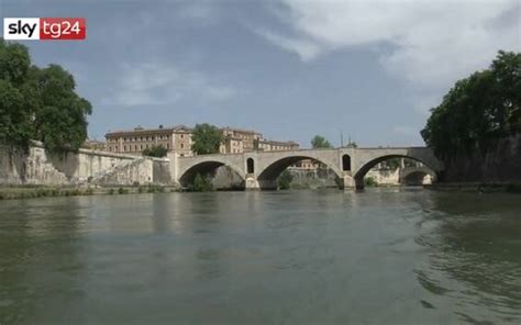 Coronavirus Roma Con Il Lockdown Torna Il Biondo Tevere Video Sky