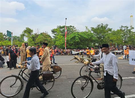 Galeri Foto Parade Surabaya Juang