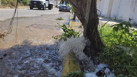 Se Desperdician Miles De Litros De Agua Potable Por Una Fuga En El