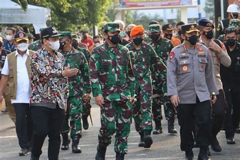 Tni Polri Pertebal Posko Ppkm Skala Mikro Di Pekalongan Okezone News