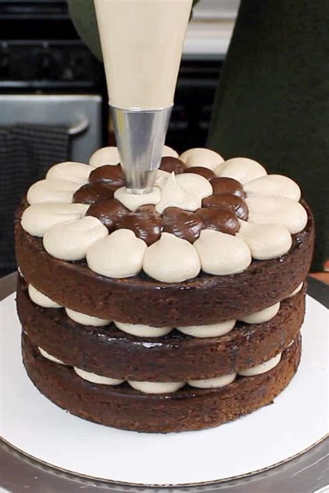 Naked Chocolate Cake The Easiest Way To Decorate A Cake