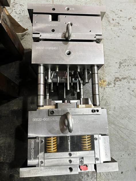 Precision Plastic Injection Molding Barrel Damper Plastic Housing