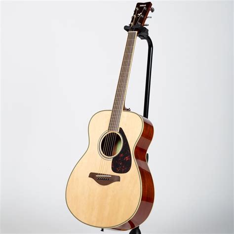 Yamaha Fs820 Small Body Acoustic Guitar Natural Cosmo Music