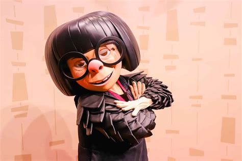 Character Spotlight Edna Mode From The Incredibles At Disney World