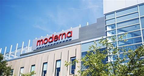 moderna  early data suggest  covid  vaccine   percent