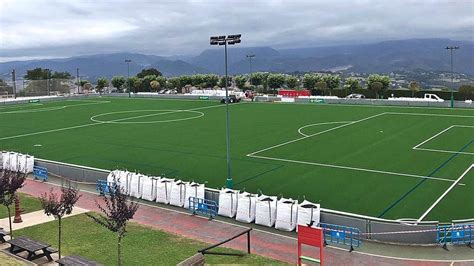 El Centro Asturiano culmina la renovación de su campo de fútbol de