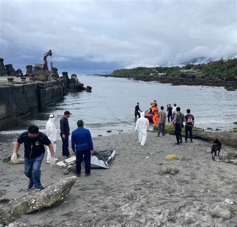 海洋委員會海巡署教育訓練測考中心全球資訊網 海巡新聞 基翬泊區民眾潛水捕魚溺水，海巡警消齊力搜救