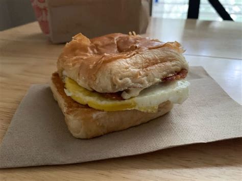 REVIEW: Trying All of Wendy's Breakfast Sandwiches + Photos