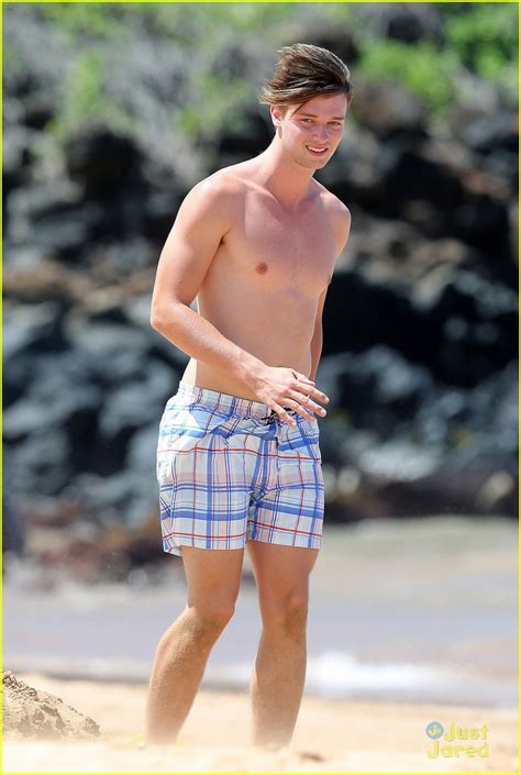 Patrick Schwarzenegger And Taylor Burns Kissing Beach Couple Photo 548930 Photo Gallery