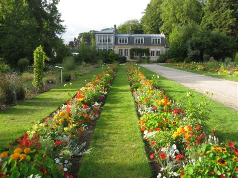 Jardin Des Plantes Et Jardin Botanique Caen Turismo De Normandía Francia