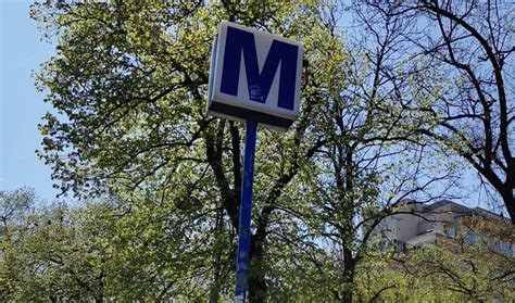 B Und Verde Pentru Puz Ul Magistralei De Metrou Pe Sec Iunea