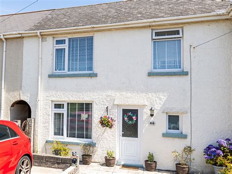 3 Bed Terraced House For Sale In Ruskin Street Neath Sa11 £180 000