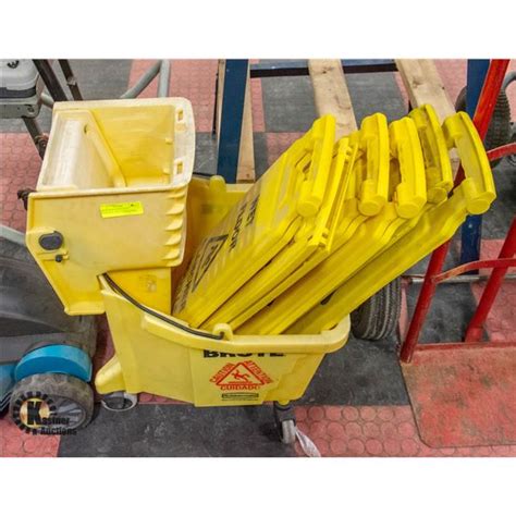 Brute Mop Bucket With Wringer And 6 Wet Floor Signs