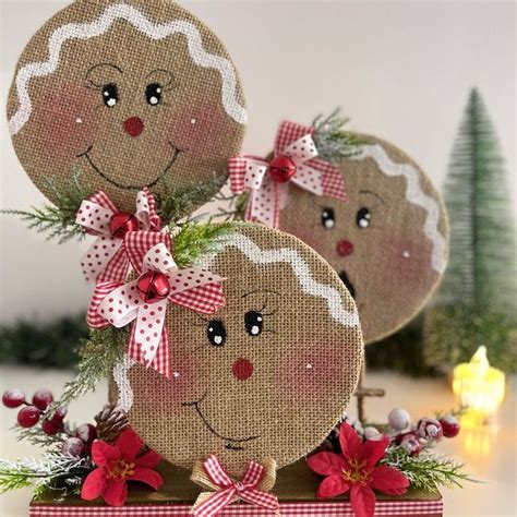 Trio de muñecos de navidad elaborados con reciclaje frascos