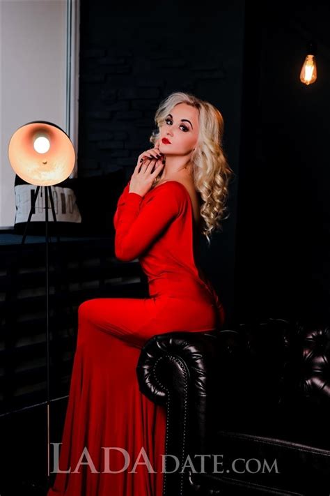 Beautiful Tatyana 36 Y O From Poltava With Blonde Hair Id 401131