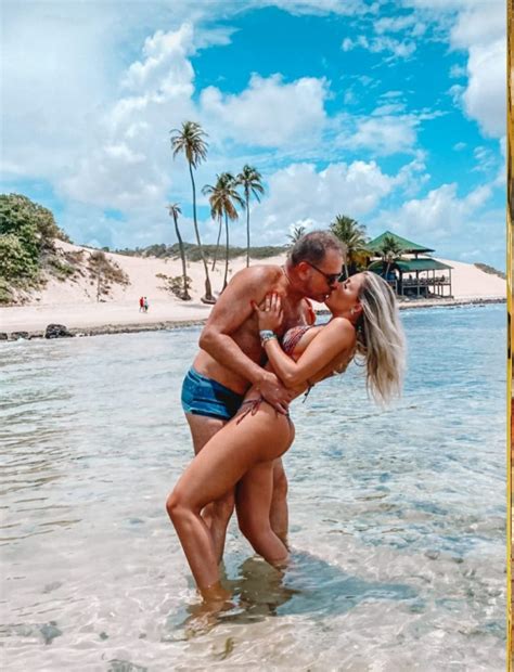 Tatuagem anal da cantora Anitta agressão de um sindicalista que acabou a greve na Portinari