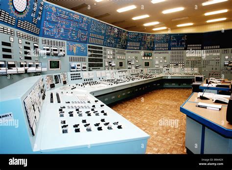 Control Room Nuclear Power Plant Stock Photos & Control Room Nuclear ...