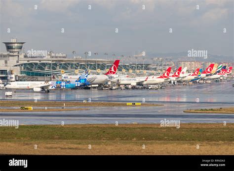 Ataturk Airport Istanbul Fotos Und Bildmaterial In Hoher Aufl Sung