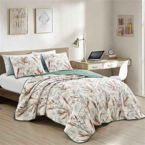 ESCA 3 Piece SARA Beige Floral Reversible Bedspread Coverlet Quilt Set