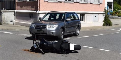 Wald AR Motorradlenker Bei Kollision Mit Auto Verletzt