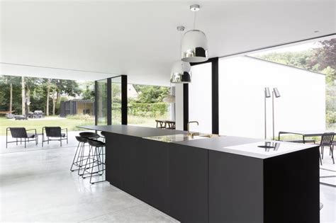 Moderne Luxe Een Zwarte Keuken Met Graniet Keukenblad The Art Of