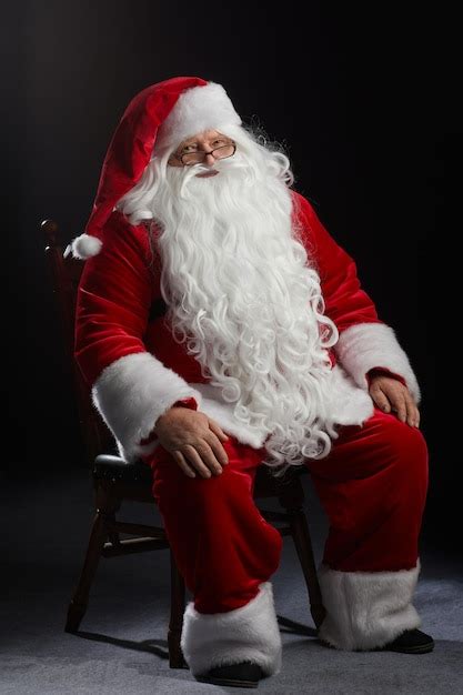 Premium Photo Real Santa On A Dark Background Portrait Of Santa