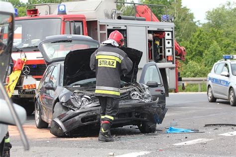 Wypadek Na Ulicy Jaworzy Skiej W Legnicy Zdj Cia Naszemiasto Pl