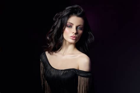 Premium Photo Portrait Of A Brunette Woman With Wavy Hair