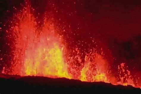 Dramati Ne Snimke Erupcije Vulkana S Islanda Evakuirano Ljudi