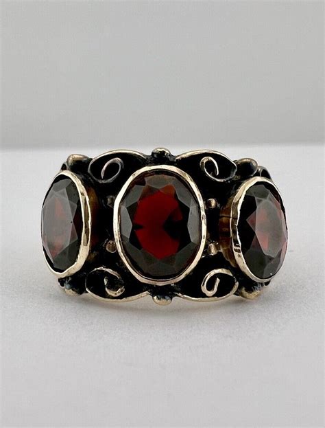 Victorian Etruscan K Yellow Gold Old Cut Garnet Eng Gem