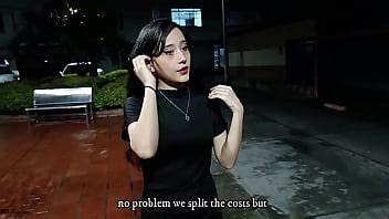 Encuentro A Hermosa Petite Latina En El Parque Y La Invito Al Apartamento A Divertirse Con Mi