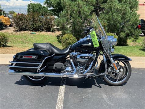 2020 Harley Davidson® Road King® Vivid Black High Country Harley