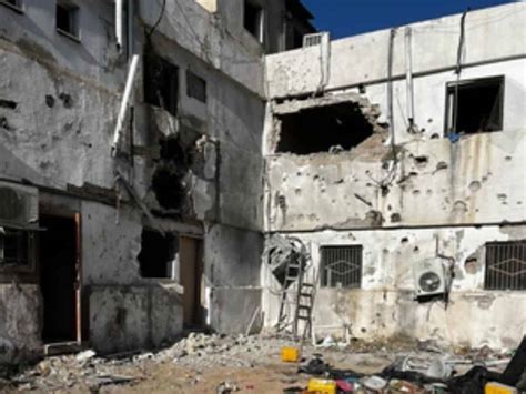 Gaza S Main Hospital Out Of Service As Fuel Runs Out Palestinian Official