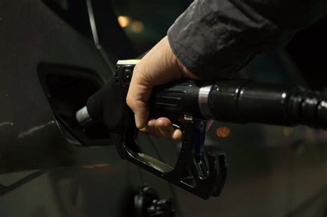 Carburan Ii S Au Scumpit Din Nou Benzina A Ajuns Acum La Pomp