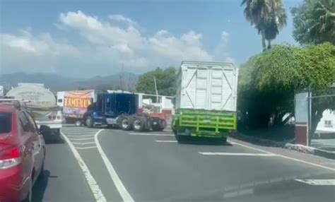 Transportistas Bloquean La M Xico Cuernavaca Por Alza De Peaje