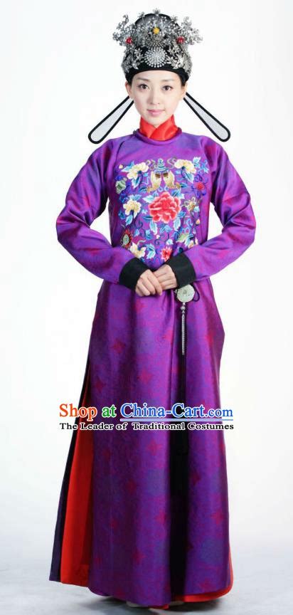 Traditional Ming Dynasty official costume