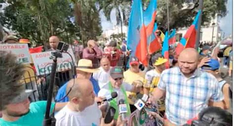 Santiago miles de personas marchan contra la construcción de presas en