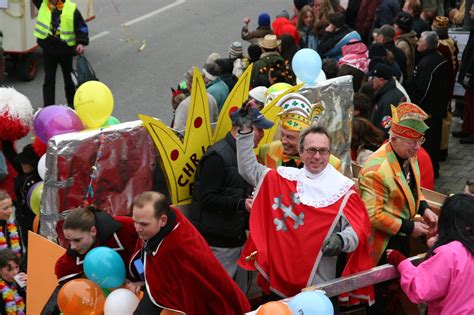 In Friedberg Wird Wieder Fasching Gefeiert Traditioneller Umzug Am